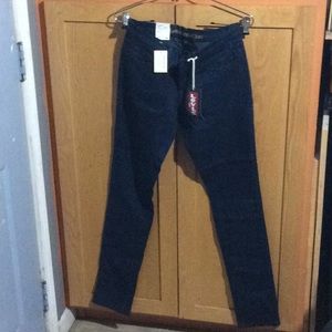Women's Levi's jeans